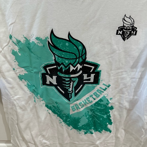 WNBA New York Liberty Shirt - Picture 2 of 6